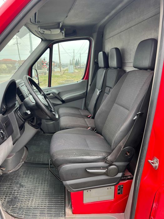 INCHIRIEZ duba autoutilitara MERCEDES Sprinter LUNG 3,5 t Fara SOFER