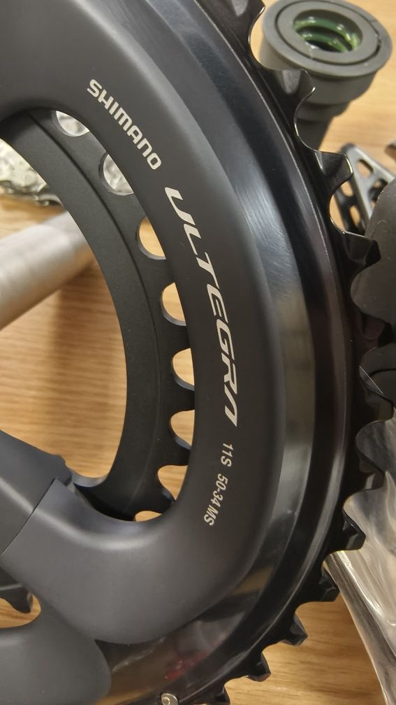 GROUPSET: Shimano Ultegra R8000 - 2x11 speed – HYDRAULIC BRAKES