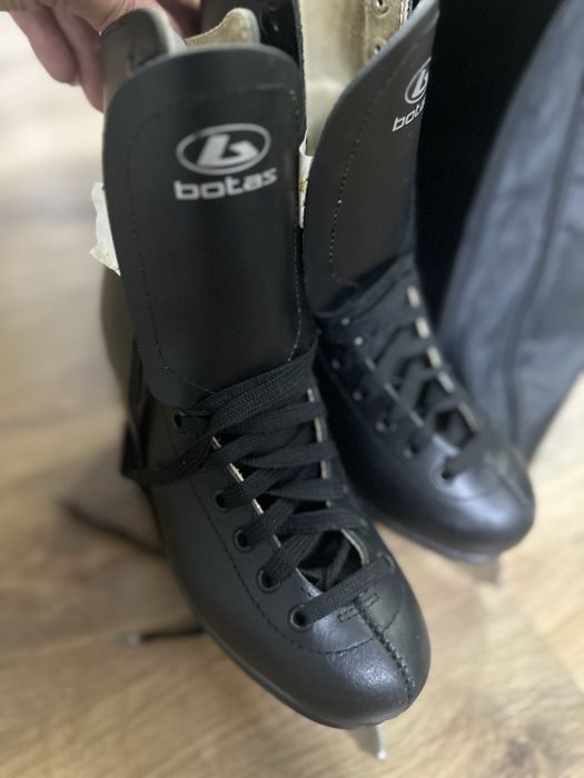 Коньки чешские фигурные 38 размер