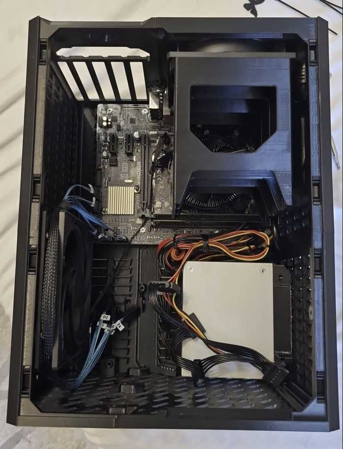 Sistem NAS MediaServer custom compact mATX 18.3Litrii