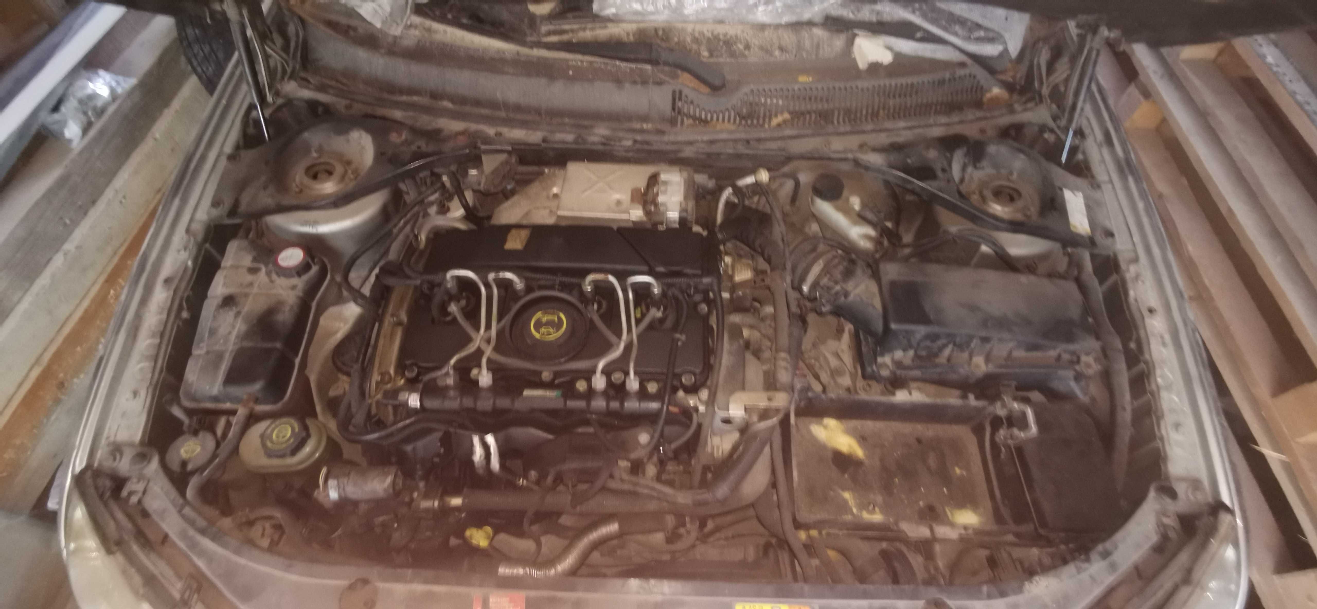 Ford Mondeo 2007 2.0 дизел преднл стъкло ,теглич, врати.