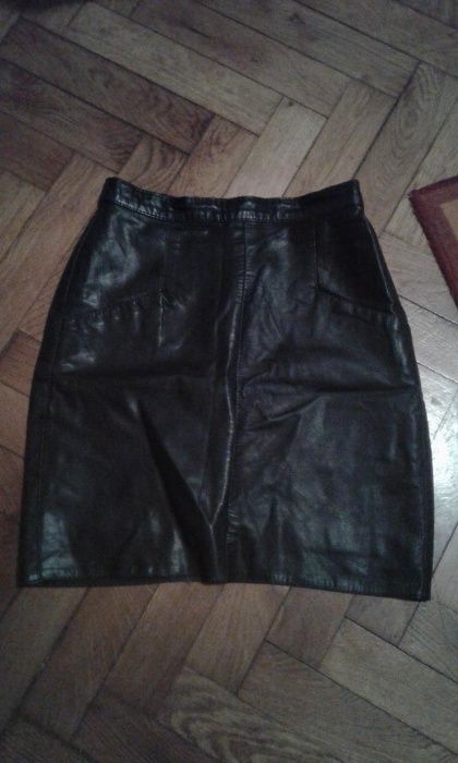 Fusta scurta din piele