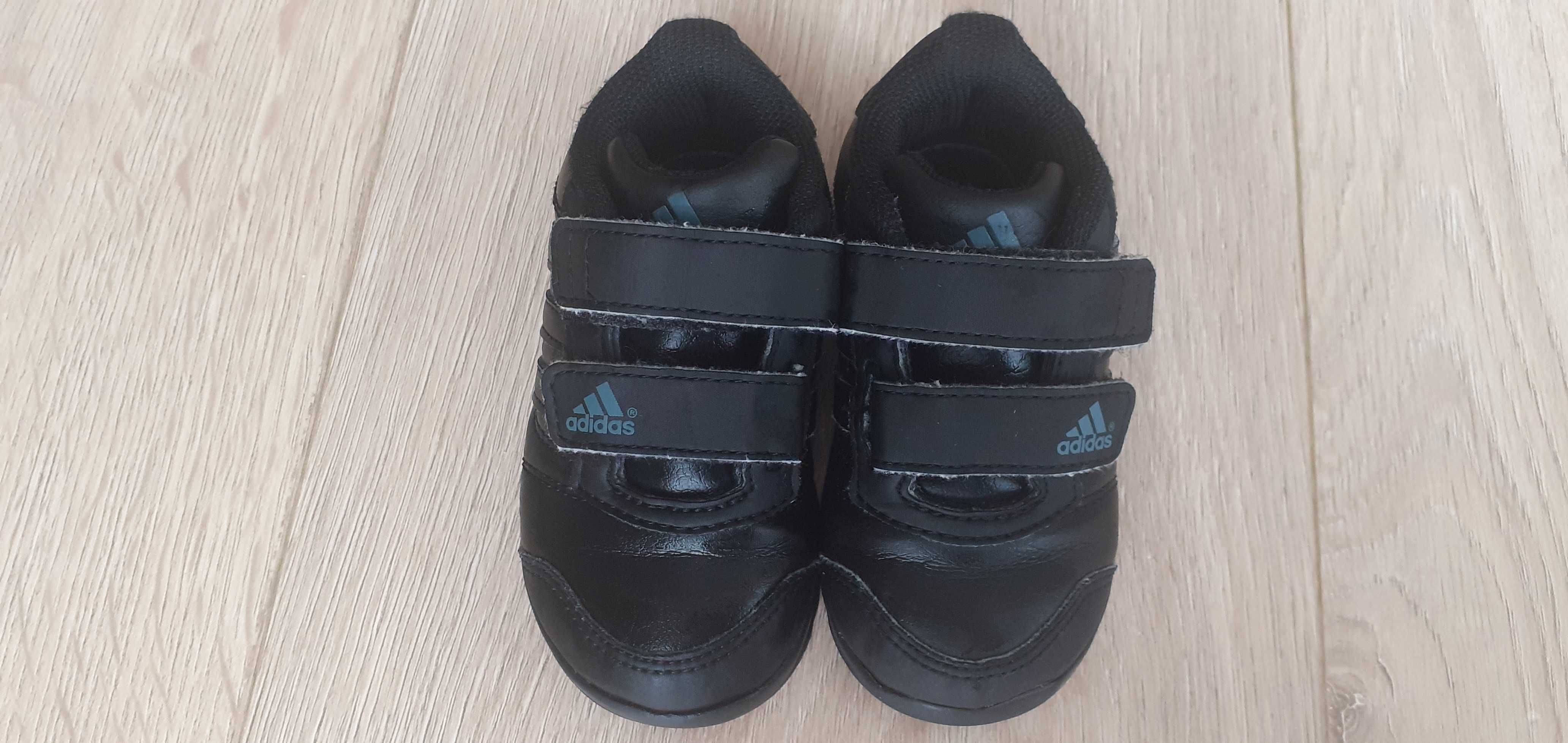 Маратонки Adidas, като нови, 21 номер!