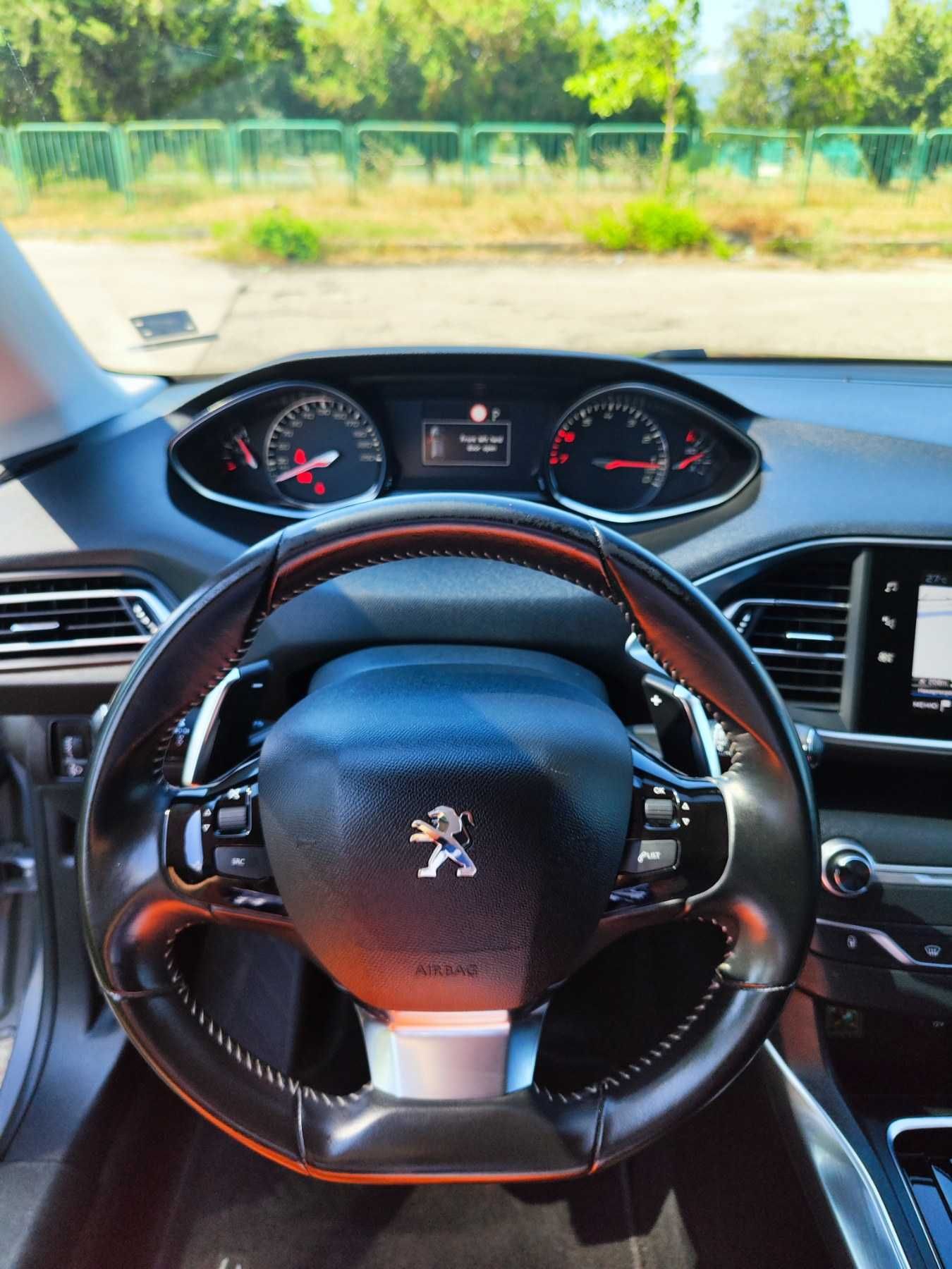 Peugeot 308 ALLURE 1, 2 Pure Tech 130 EAT8