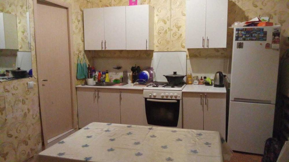 Продается 2 комн квартира в бывшем общежитии автогородок