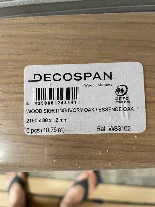 Plinta din MDF la culoarea lemnului