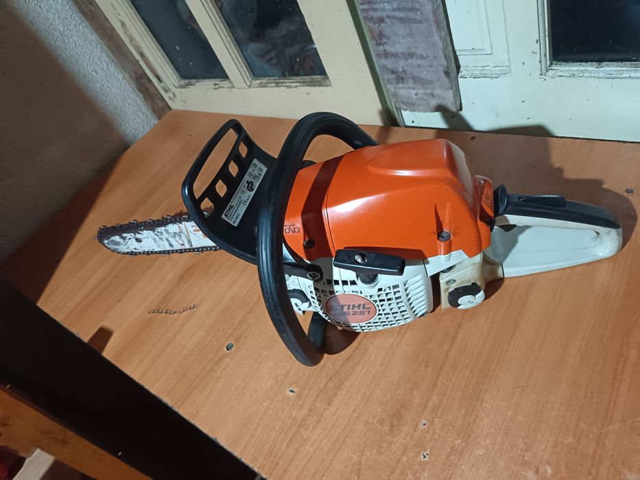 STIHL MS 251 impecabil