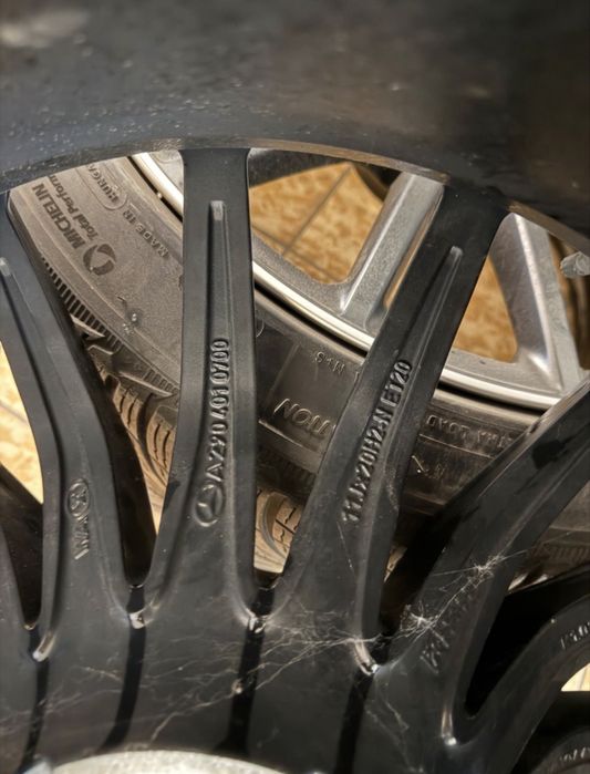 ОТИГИНАЛНИ 20' джанти за AMG GT с гуми