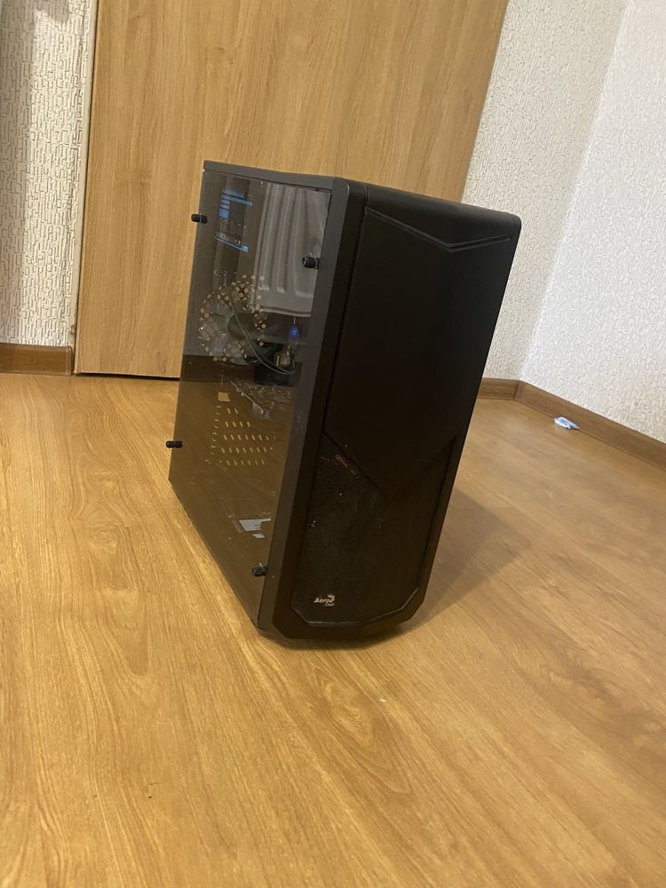 Продавам компютър