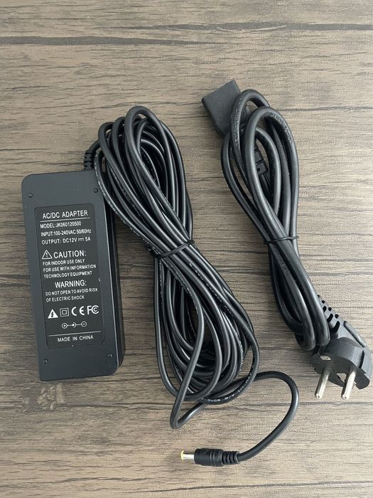 Alimentator AC/DC 12V 5A