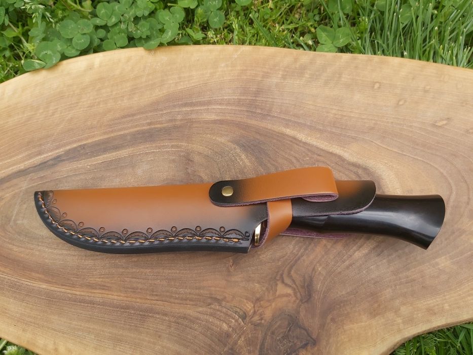 Ловен нож с кожена кания,три слоя стомана LN408