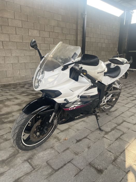 Hyosung Gt250r Не китай
