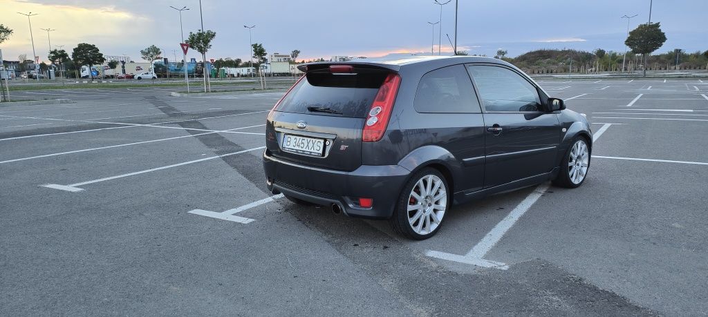 Vând Ford Fiesta ST