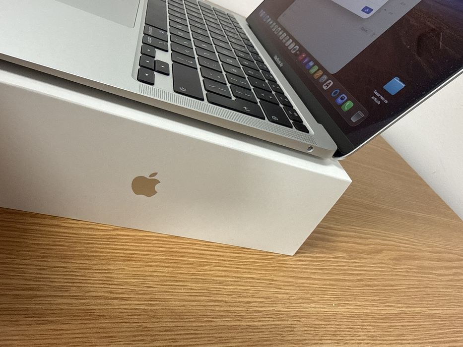 Macbook air M1 2020 + Magic Mouse Apple