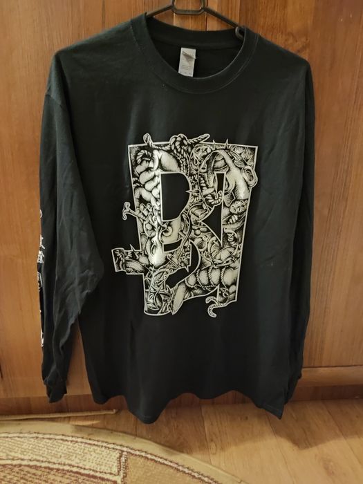 Мерч вышел покурить вп