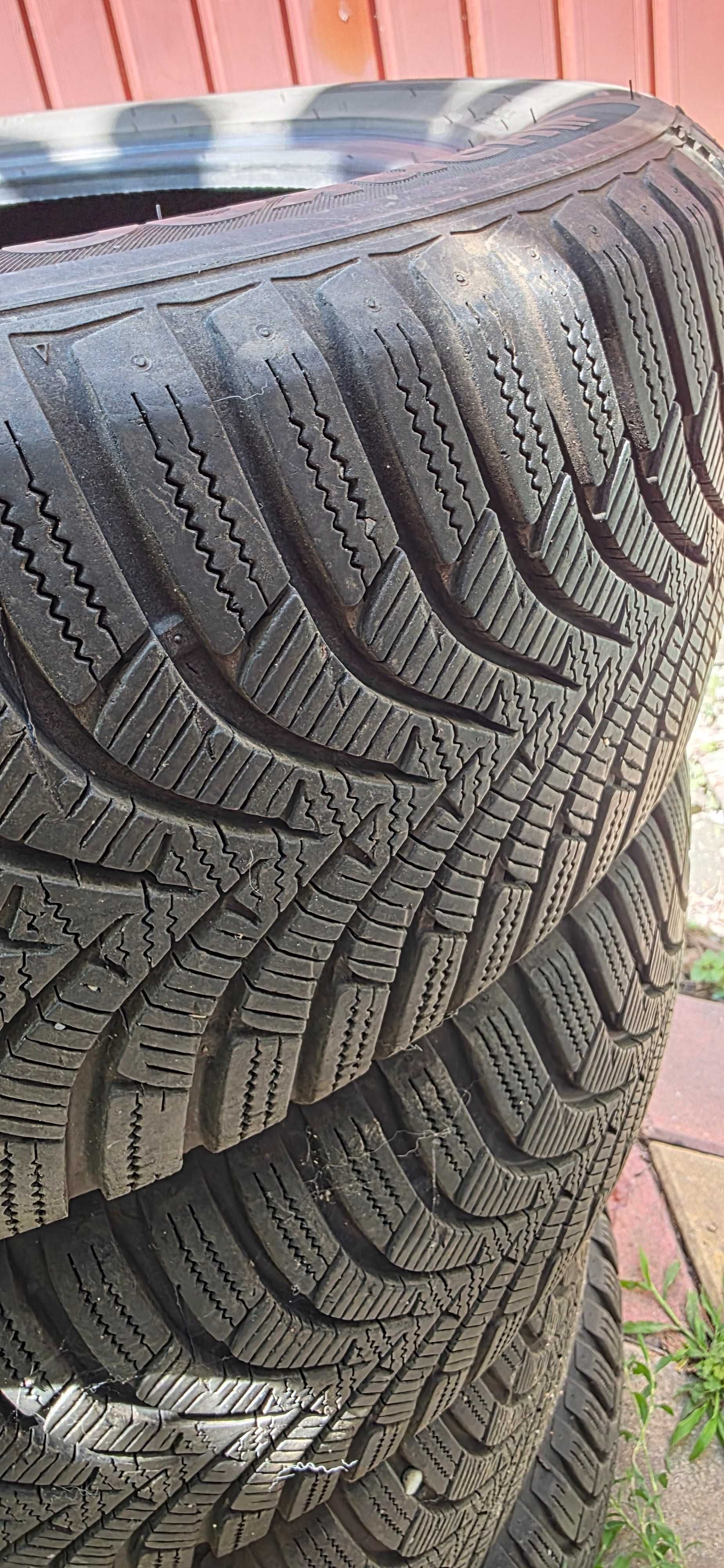 Vand set anvelope iarna 205/55/R16 Hankook