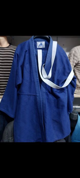 Продается кимоно для спорта