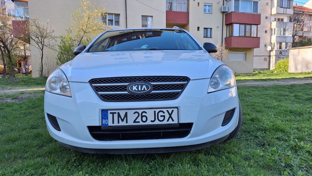 Vând KIA CEED 1,4 benzina + GPL, instalație omologata BRC,  2009