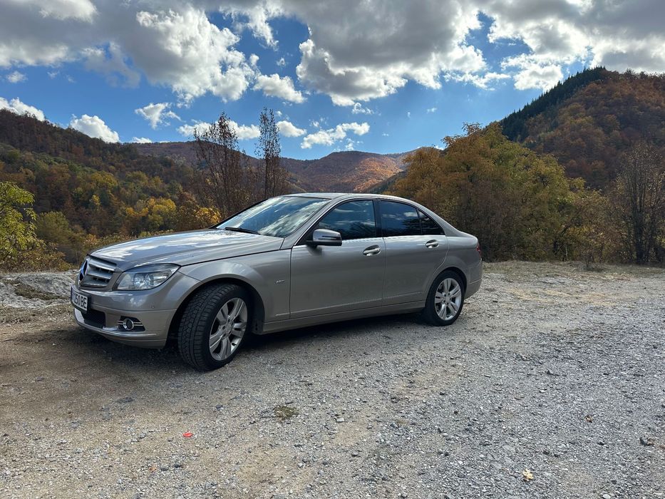Mercedes C320 CDI 224 к.с. Avantgarde – отлично състояние, обслужен.