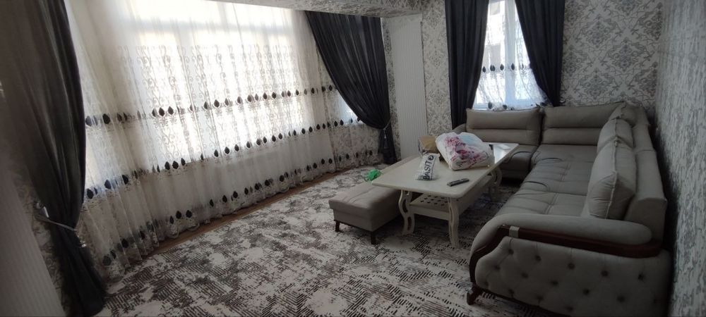 Срочно! Сдаётся 2 х ком квартира Рустам шурбо