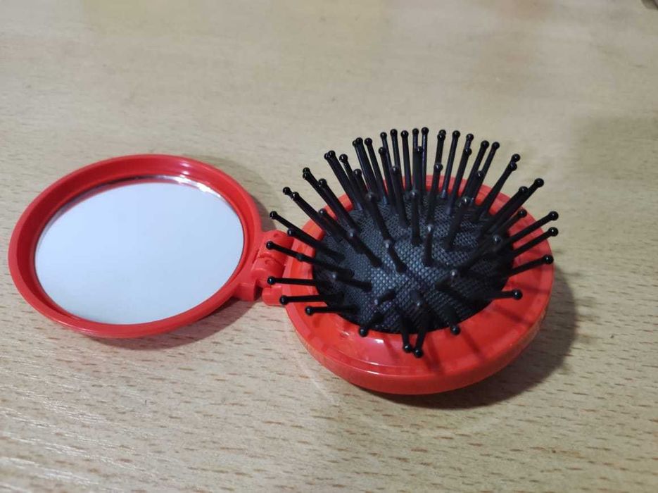 зеркало карманное с расческой