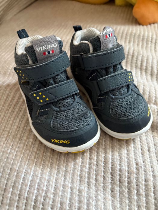 Детски обувки за момче   , с нормални  следи от употреба