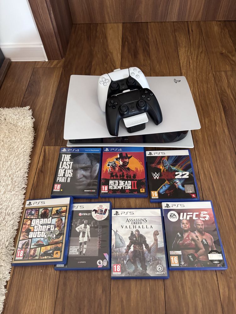Playstation 5 + игри и два джойстика