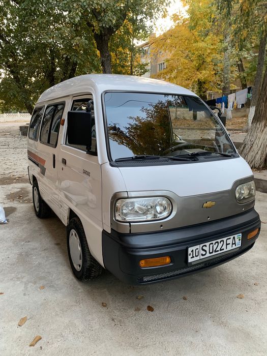 Дамас йуриб турган