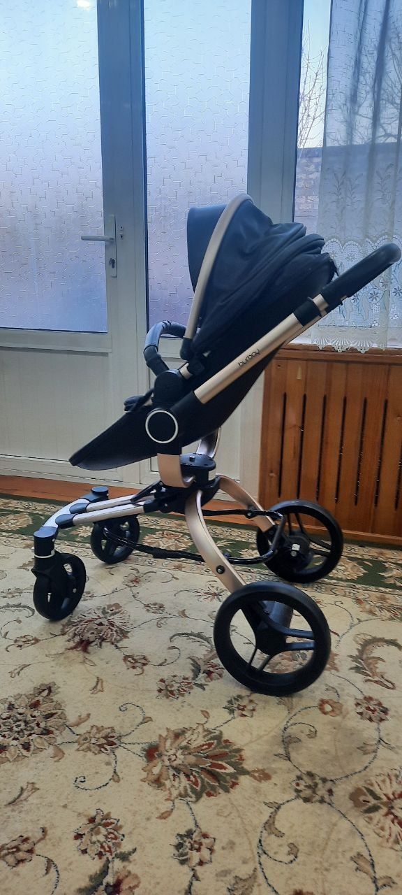 Детская коляска для детей