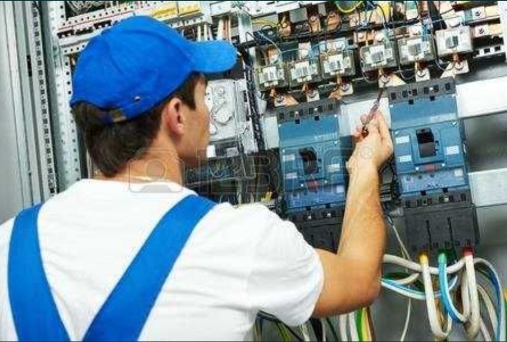 Электрик для аварийных ситуаций.