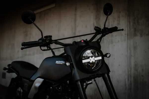 ТОП ОФЕРТА Мотоциклет Brixton FELSBERG 250 ABS Backstage Black Matt