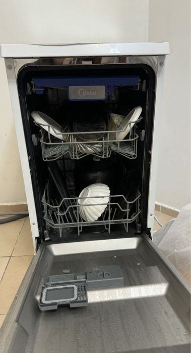 Посудомоечная машина Midea почти новая