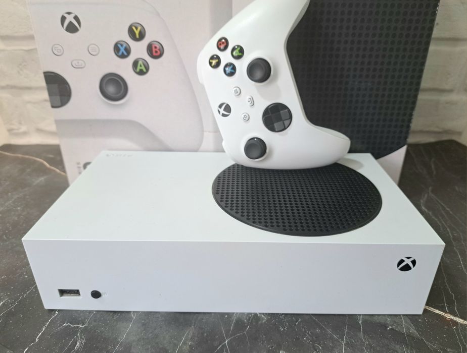 Продам игровую приставку XBOX SERIES S  (идеал)