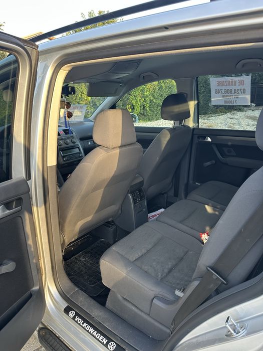 Volkswagen Touran 7 locuri, 1.9 TDI, 2009