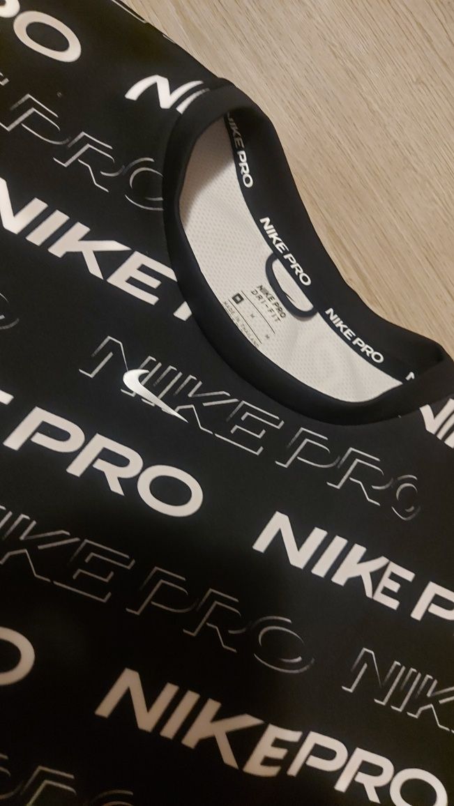 Nike pro блуза M размер