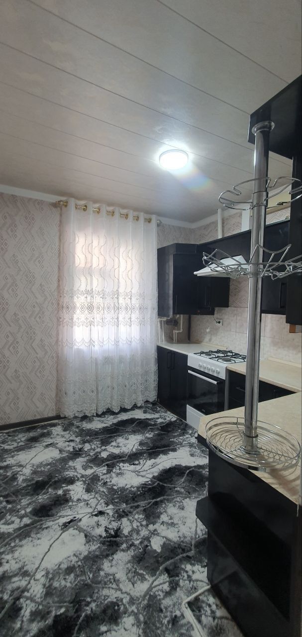 3 xonali 60m² 1-qavat, katta yer maydoni ham bor.
7 qavatli yangi, LIF