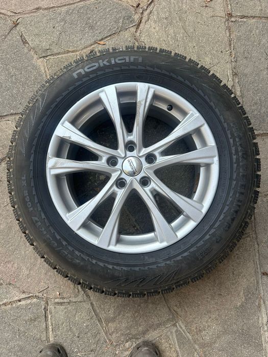 Продам комплект резины Nokian  с дисками б/у