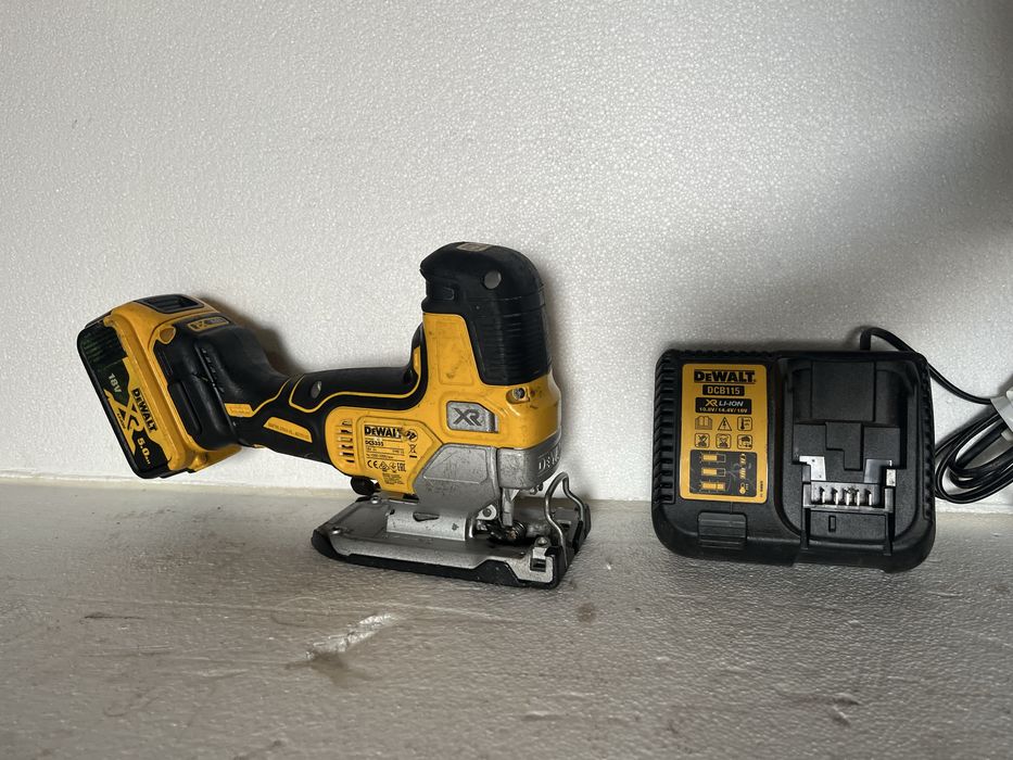 Fierastrau soricel Pendular Dewalt DCS335 Brushless 18V 5Ah