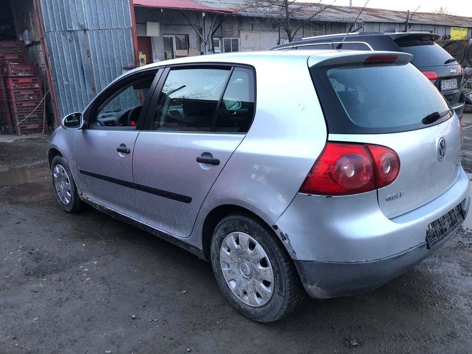 Piese auto din dezmembrari VW Golf 5 1.6 FSI BLF cutie HBM