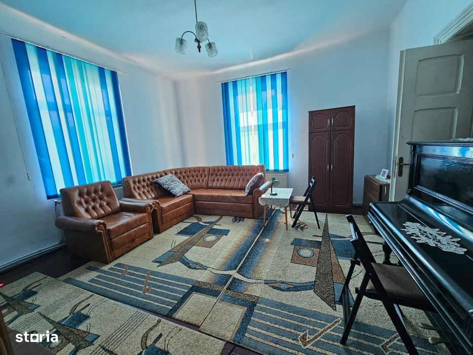 De închiriat casă din cărămidă în Roman, 500 mp teren, 3 camere