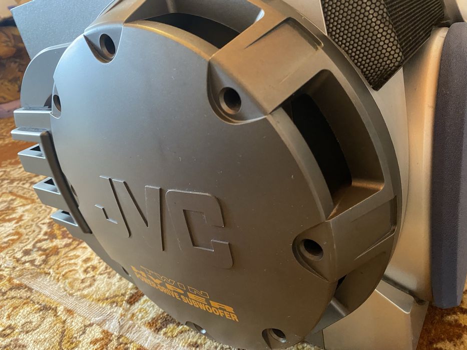 Продавам музикална уредба JVC model MXJ970W