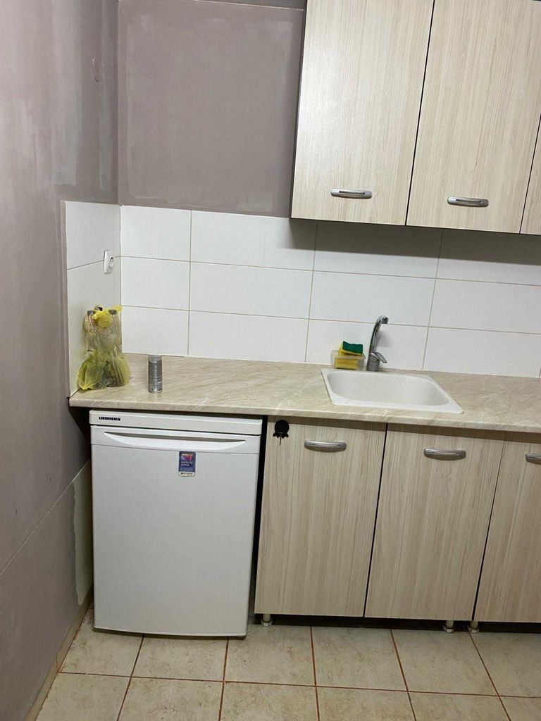 Дава се под наем Едностаен апартамент в Пловдив, Остромила - 32 кв.м за 250 € - Снимка #5