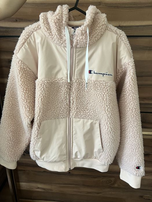 Розово Яке Champion