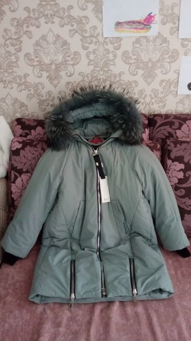 Продам куртку пуховик- новая"Империя меха '