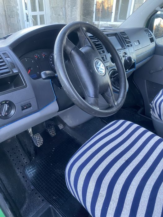 Vând Volkswagen T5