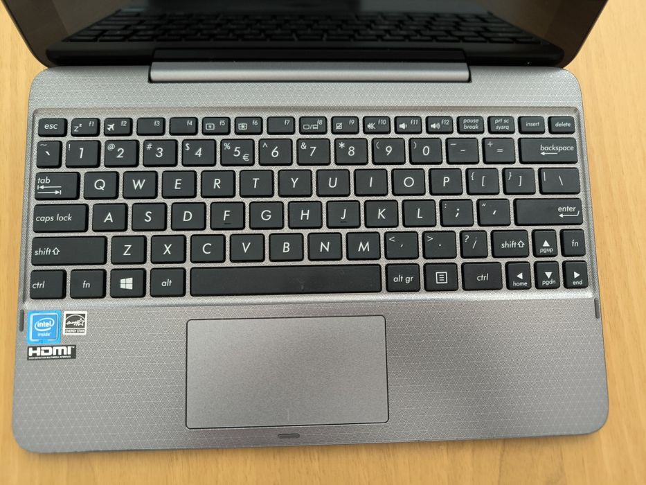 Лаптоп mini Asus