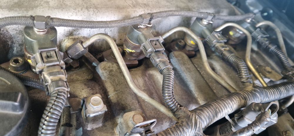 Injectoare kia sorento 2.5 140 cp