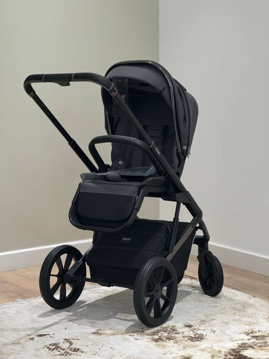 Продаю коляску в новом состоянии