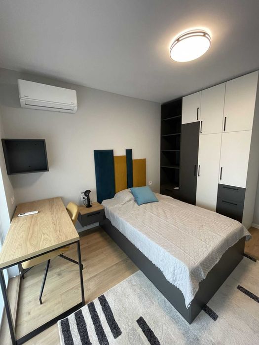 Тристаен обзаведен апартамент /с възможност за паркомясто