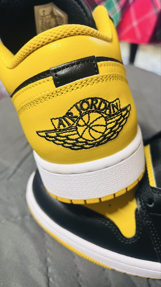 Nike Air Jordan 1 Low Жълт